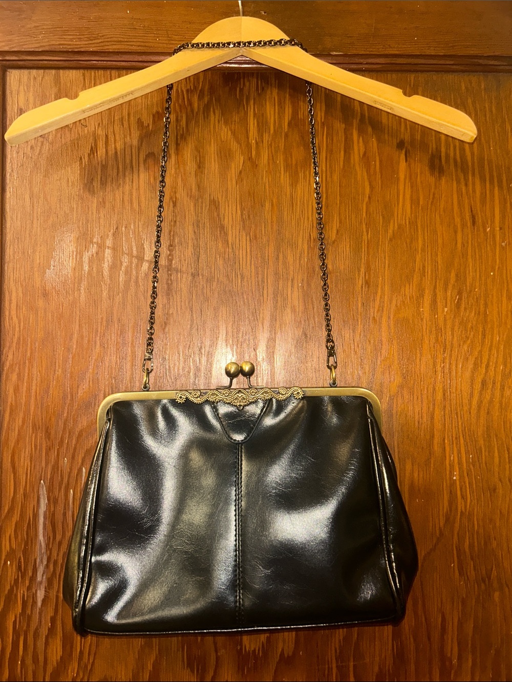 Black Women's Kiss Lock Clutch, Detachable Chain Shoulder Strap, Fabric Lined